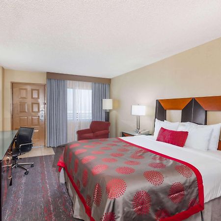 Ramada By Wyndham San Diego נשיונל סיטי מראה חיצוני תמונה