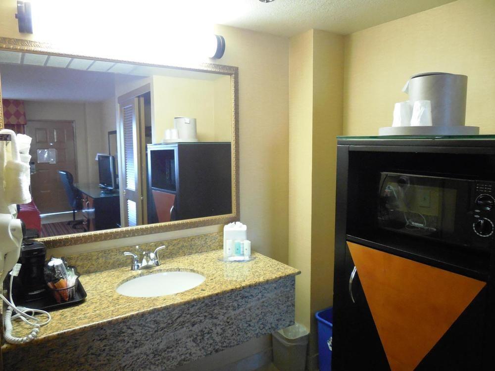 Ramada By Wyndham San Diego נשיונל סיטי מראה חיצוני תמונה