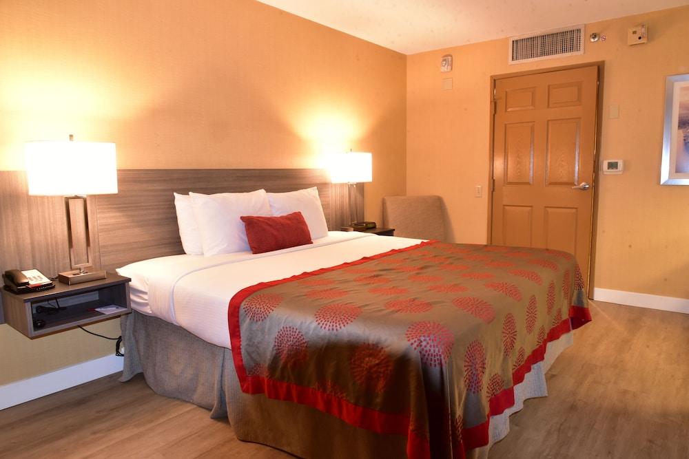 Ramada By Wyndham San Diego נשיונל סיטי מראה חיצוני תמונה